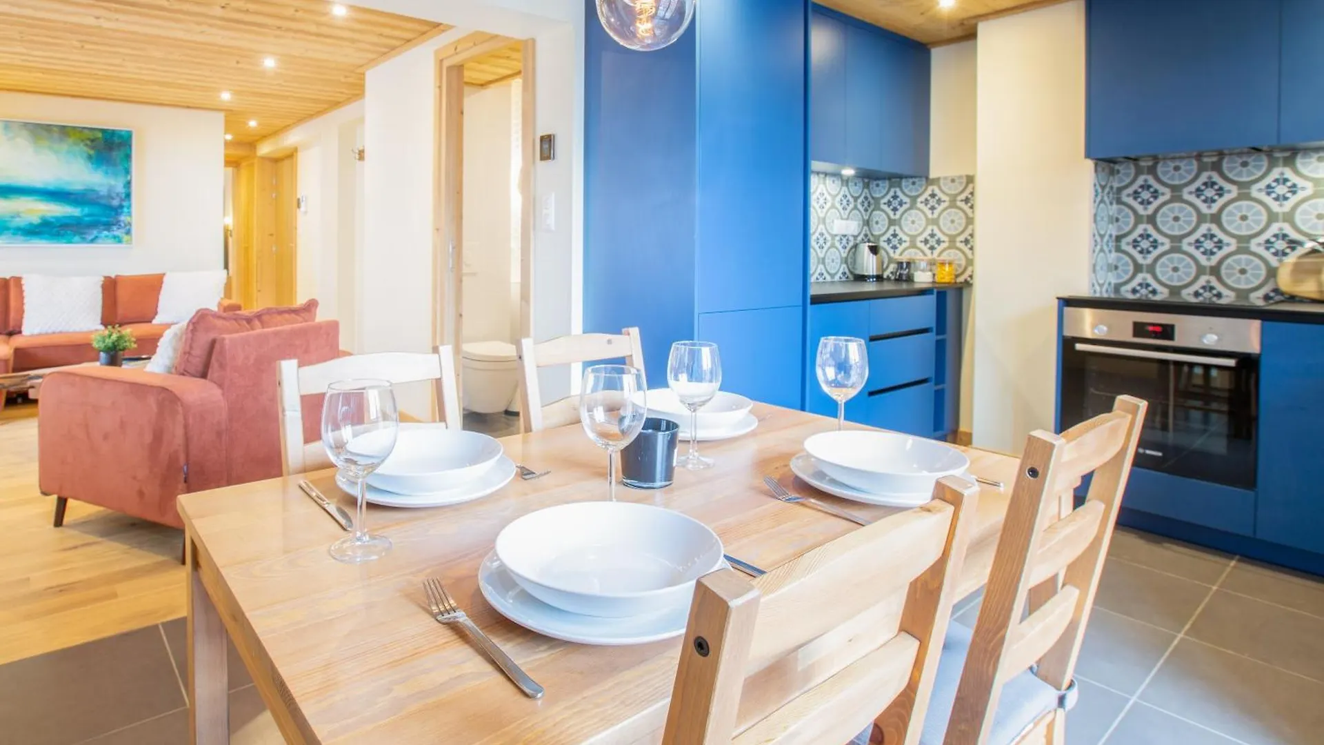 2 Bedroom Haven In Enviable Morzine Location 0*,